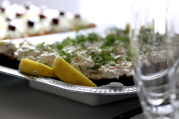 Salmon and tzaziki squares for starters, nam!